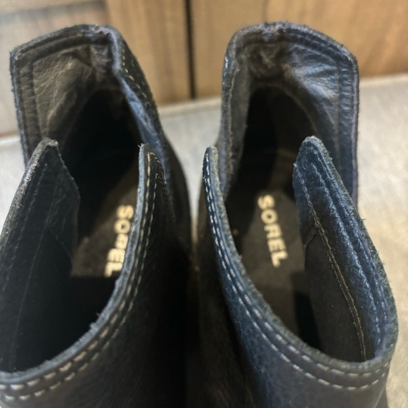 Sorel Cate Cut-Out Black Ankle Boots - Picture 10 of 12